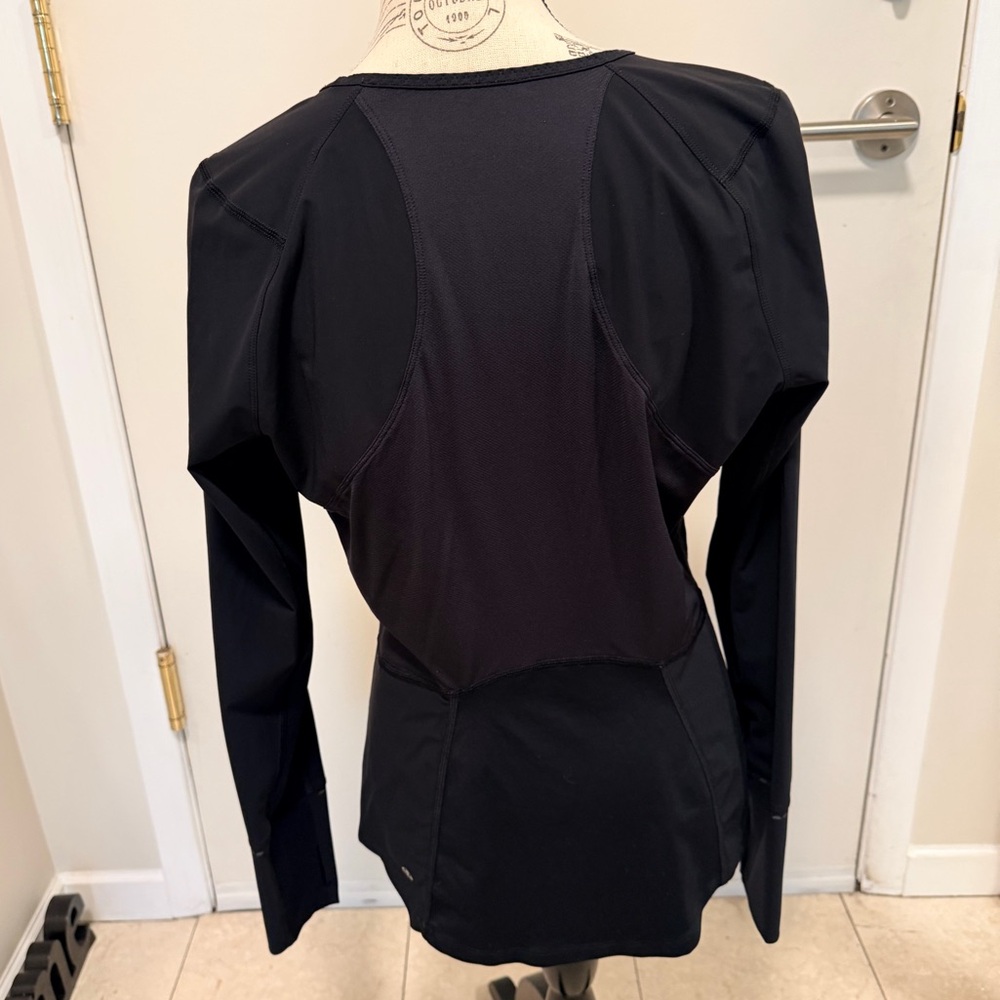 lululemon athletica Black Long Sleeve Top ❤️ Mesh Inserts - NWOT - Picture 8 of 13